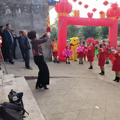 南街排鼓全体成员祝贺新郎申超凡，新娘张亚丹新婚快乐，百年好合，早生贵子，永结同心！