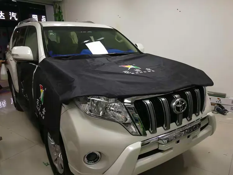 花雨伞贴膜招收全国贴膜学员,可学习汽车膜系列 隐形车衣系列 家居