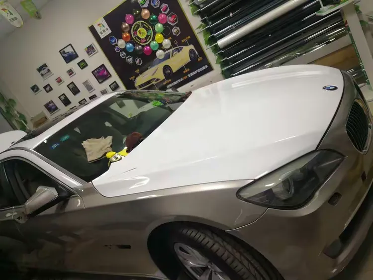 花雨伞贴膜招收全国贴膜学员,可学习汽车膜系列 隐形车衣系列 家居