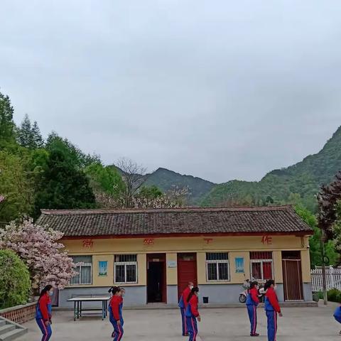 春暖花开的日子，美丽校园我们再相逢——东岔镇东岔小学复学复课工作