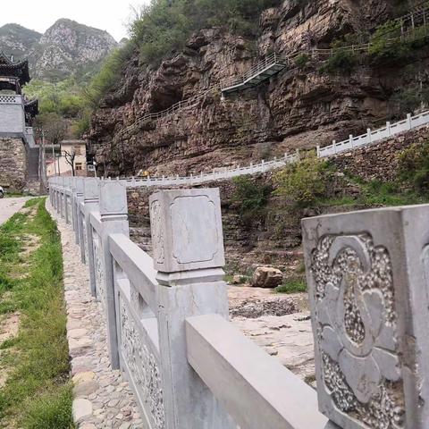 皇后村