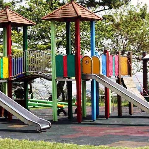 高台幼儿园小三班自主游戏——滑梯大探险