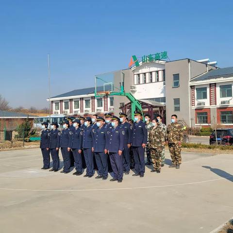 春季军训强素质展风采