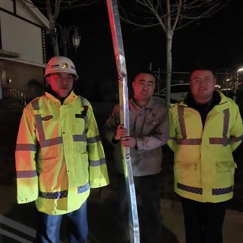 路遇司乘伸援手，畅行高速暖人心