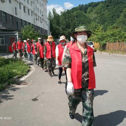 集安市通胜街道开展“汇聚‘红色’动力，助推创城工作”主题党日活动