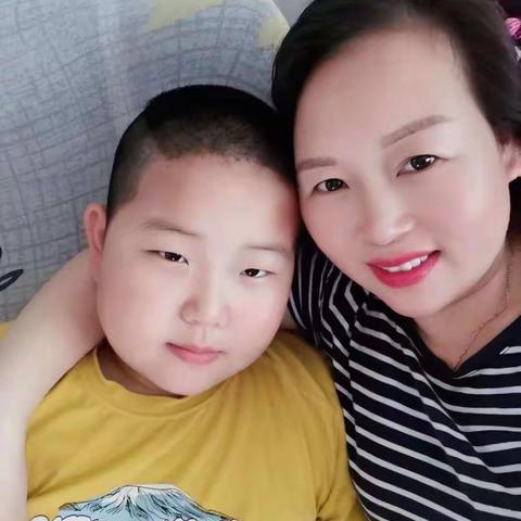 天空飘来四个字梁逢跃同学🎁 生日快乐～🍰＋🍓＝🎂ᵕ̈