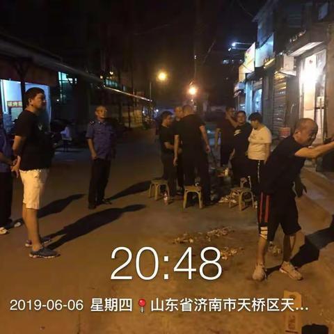 天桥东街道城管委加大夜间占道经营、噪音扰民整治力度，为考生创造好的学习环境。