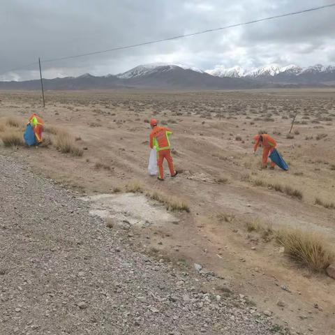 整治路域环境，打造畅美公路