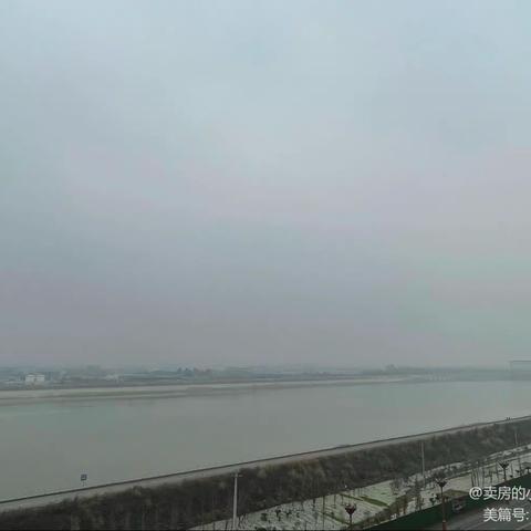 ❤️房东急售南湖片合景领峰，产权89平正三房双卫，正看江，两梯四户，黄金楼层。63.8万☎️664703