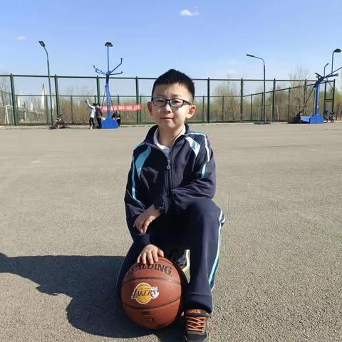 典雅于小 缔造云端完美教室---“阳光男孩三年二班张传承”