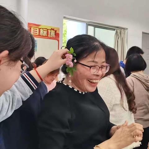 扬中市一中八年级九班劳动实践之柑橘花香溢校园