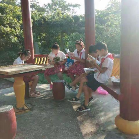 油田十七中四(三)班一组集体活动——诵读古诗词，书香伴成长