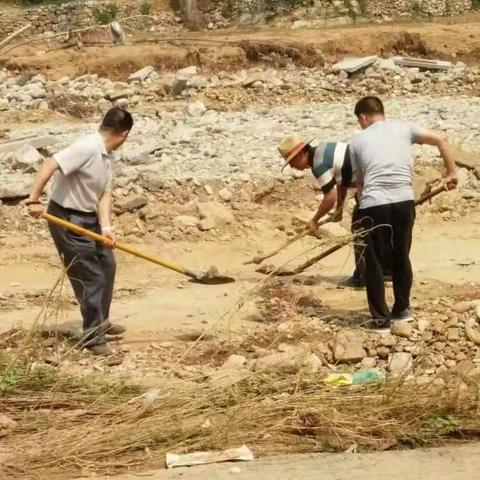 交运局检测站在马家庄没梁殿附近平路面；在韩马村清理路面垃圾