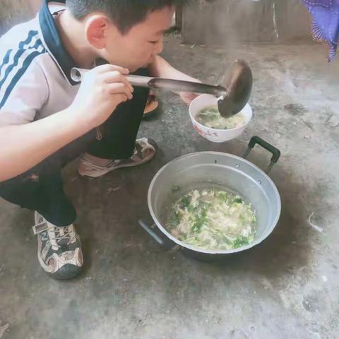 西吕营镇南河马小学五年级一班德育系列