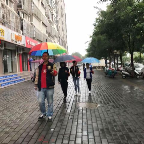 蓝天路社区全力做好维护社会稳定工作，积极为十九大胜利召开保驾护航