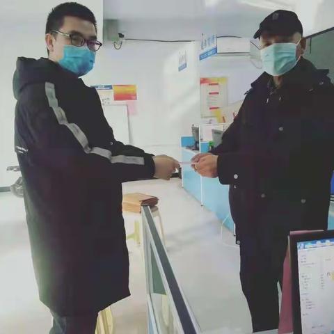 【丛台东街道研究巷社区】关爱残疾人   发放慰问券