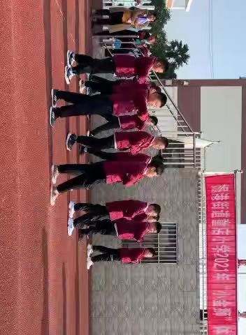如东县掘港街道童店小学           502班运动会开幕式      舞蹈表演