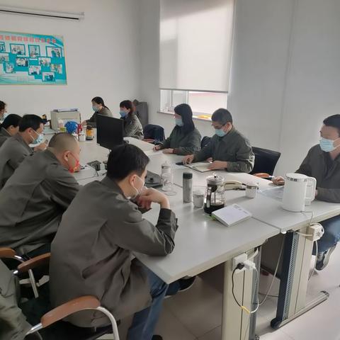 不惧艰辛不言苦，团结协作忙检修
