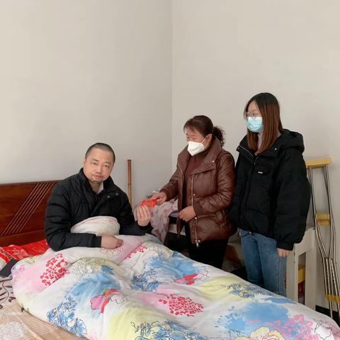 冬季走访暖人心，困难群众乐开怀