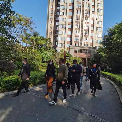 深圳垃圾分类专家莅临参观调研遂宁经开区蓝光香江小区垃圾分类工作开展情况