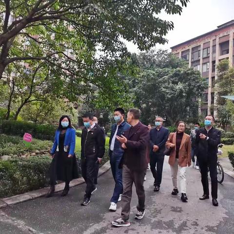 眉山市住建局领导莅临参观调研蓝光香江小区垃圾分类推进工作