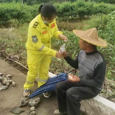 痴呆老人深夜走失，山地救援队多路搜寻获平安！