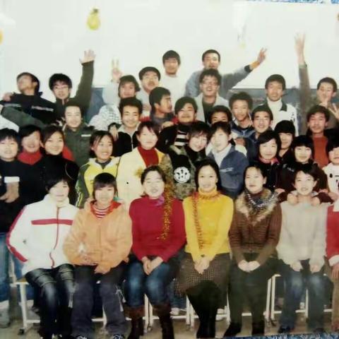 人生两种情:第一 一起扛枪的，第二 一起同窗的，因为这种感情会永恒……能再聚到一起不易