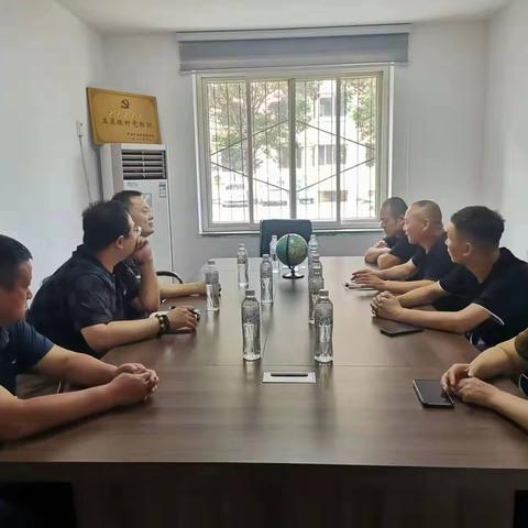 济南日报第三党支部到西辛社区调研