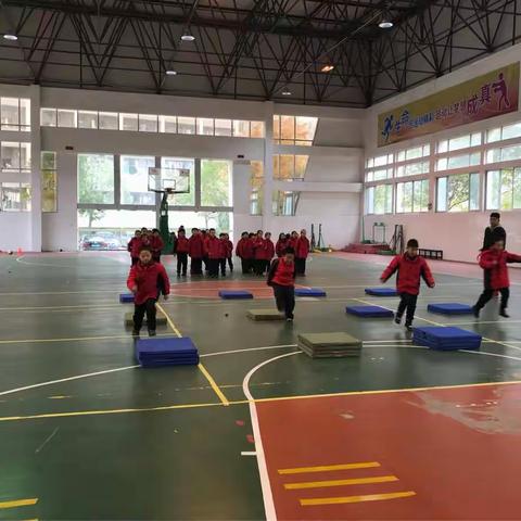 2017学年莲外第一学期小学综合组第六次培训研讨活动构筑生本高效课堂-体育课同课异构