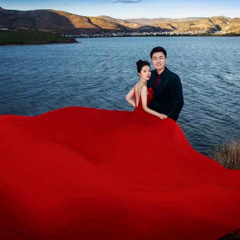 侄子的婚纱照！