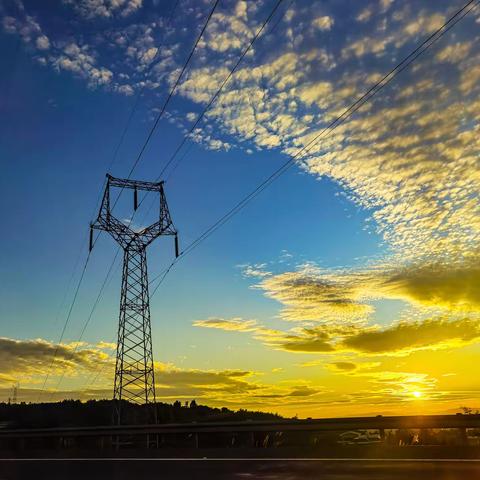 莫道桑榆晚，为霞尚满天