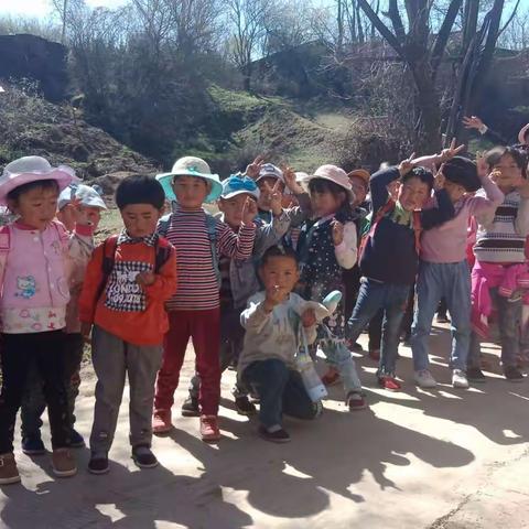 裴家台村幼儿园春游踏青活动——快乐的春游