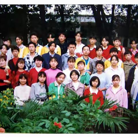 二十八年再聚首 成长不忘启蒙人