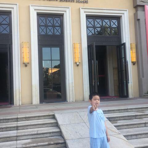 武义清水湾•沁温泉度假山庄座落于浙江省十佳旅游度假休闲胜地的武义温泉旅游度假区内。度假山庄散落着108个