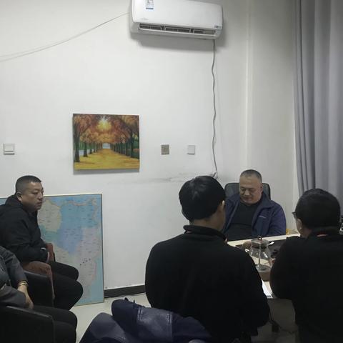 高阳支公司召开周例会。