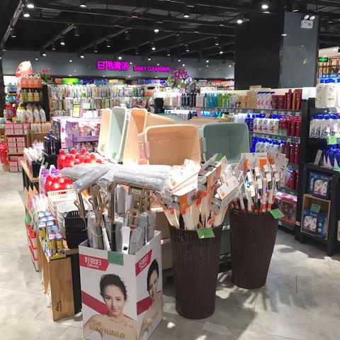 新唐万科店自由品牌陈列