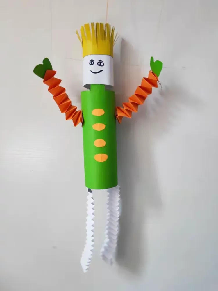 宝塔河小学三年级画展十二提线纸偶