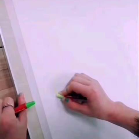 大班美术油水分离画——彩色水母