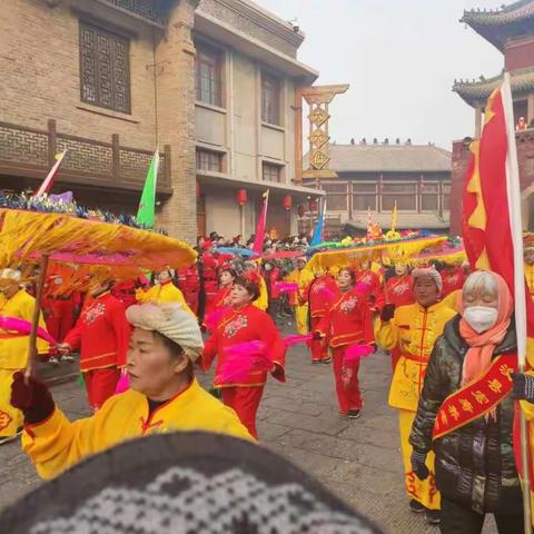 浚县大伾山庙会热闹非凡