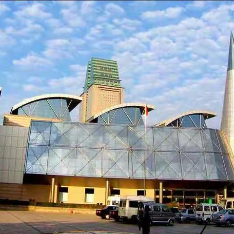 我同爸爸妈妈一起感受科学之美 ——暑期参观郑州科技馆