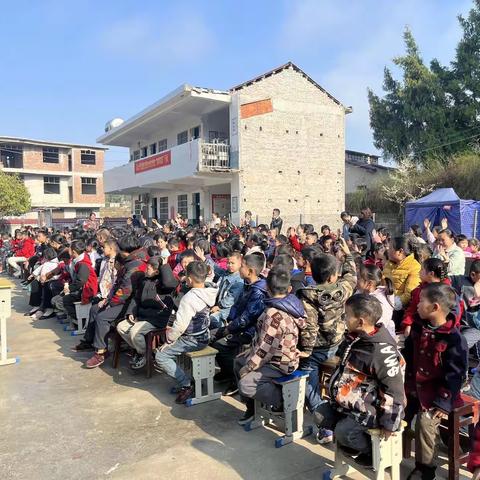 关爱留守儿童，传递温暖