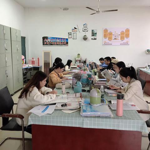 教与研携手，学与思并肩--记21级英语组第五周教研