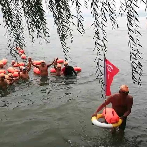 我和“水马”撞了下腰