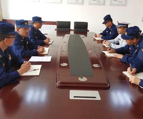 高稳军副支队长带队督导检查吴堡大队双节消防安全和队伍管理工作