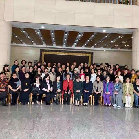 江西省女企业家直属二分会去奉新县江西飞宇竹材股份有限公司学习