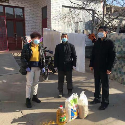 磁县一中春节前走访慰问精准帮扶脱贫户