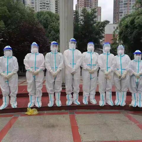 白衣执甲，逆行而上，愿疫情不在，美好时光再来