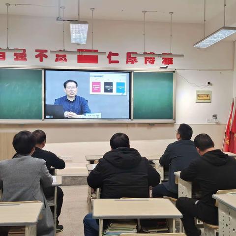 静心学习，交流成长——云峰中心学校小学科学组开展新课程标准学习研讨活动