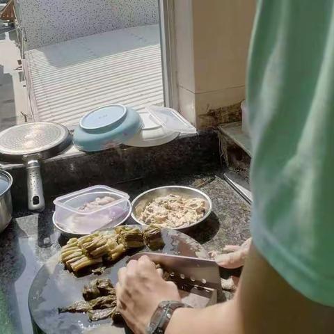 广州彭加木纪念中学高一六班“我为父母做饭”活动