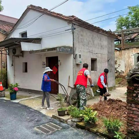 网格员助力文明城市创建